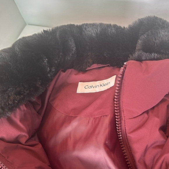 Calvin Klein NWT Burgundy Women’s Faux Fur-Lined Hooded Puffer Coat Size XS - Picture 10 of 12
